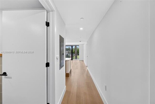 Building Photo - 1176 97th St