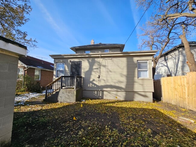 Building Photo - 423 Hayes St