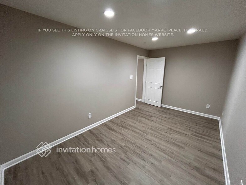 Building Photo - 4581 W Mina Deoro Dr
