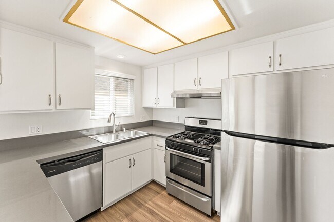 Building Photo - 17972 Baron Cir