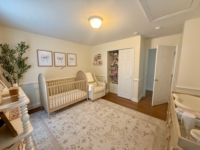 Building Photo - 368 Hoyt St