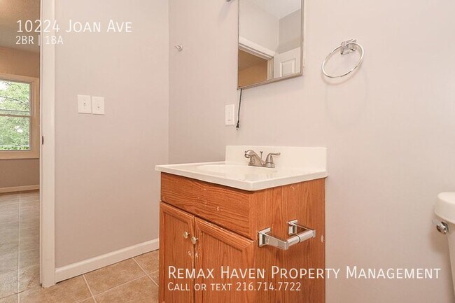 Building Photo - 10224 Joan Ave UP, Cleveland - Spacious 2 ...