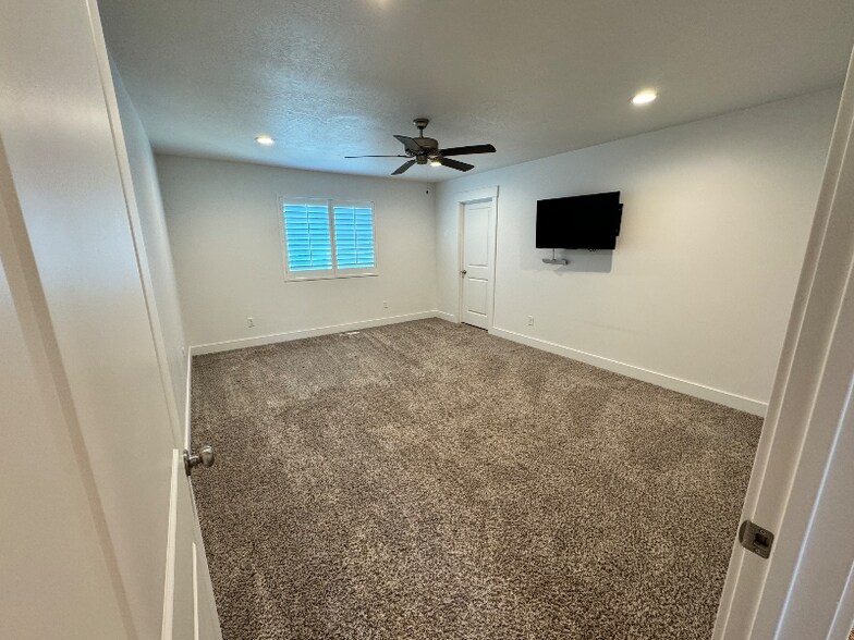 Building Photo - 2080 W 1755 S