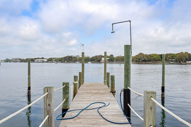 Building Photo - 334 Bluefish Dr