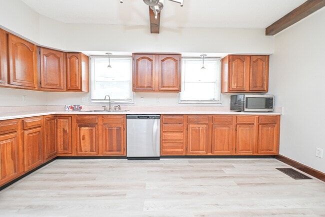 Building Photo - 4110 Eileen Dr