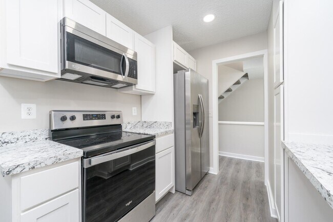 Building Photo - 2218 Clove Terrace