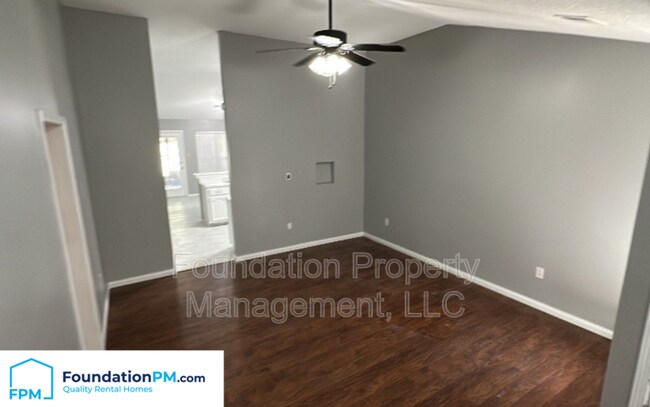 Building Photo - 7586 Iris Dr