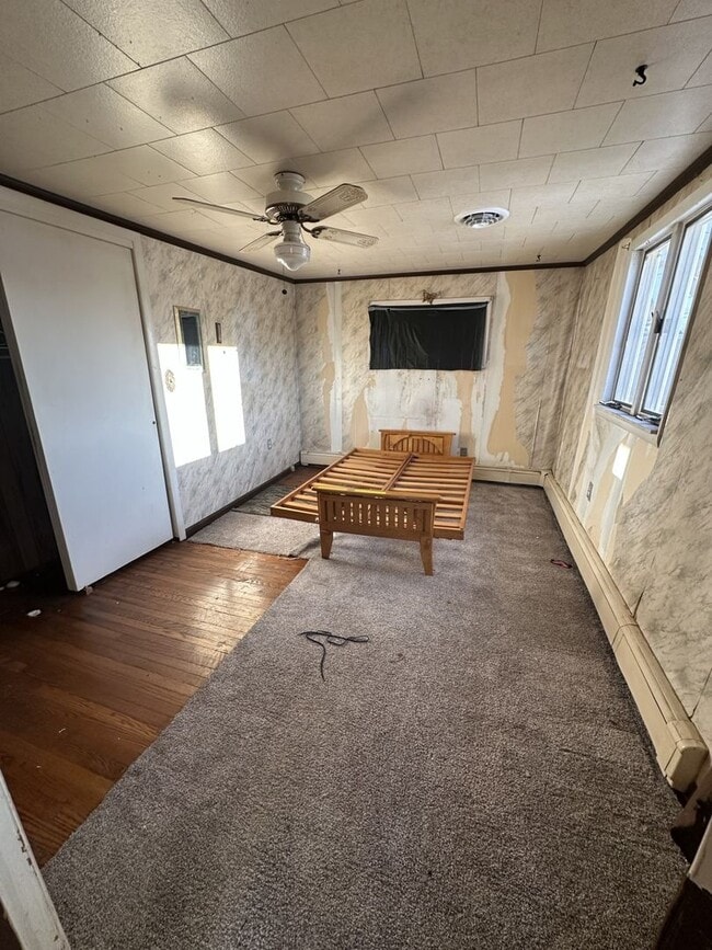 Building Photo - 2 bedroom 1 bathroom in Carlisle with In-ground Pool!