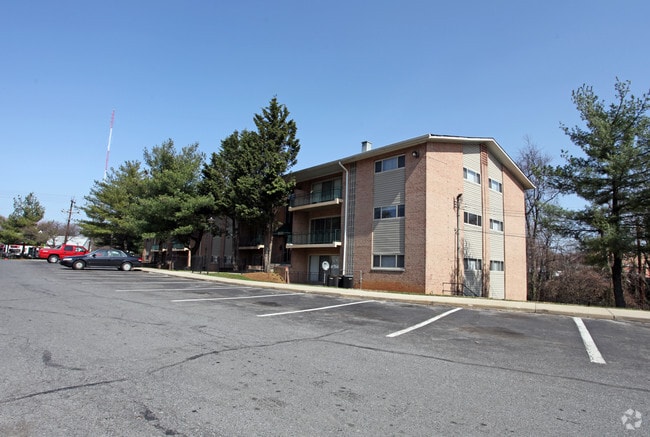 Building Photo - Holly Spring Meadows