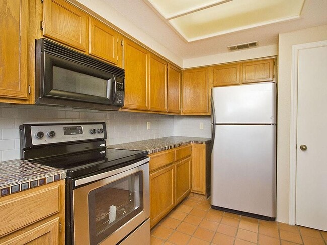 Building Photo - 8200 Neely Dr