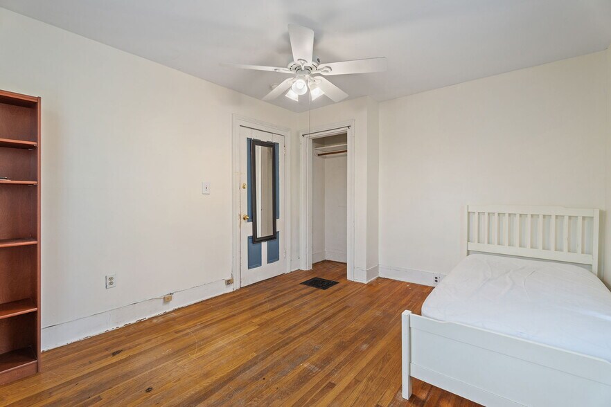 Bedroom #3 - 402 University Ave