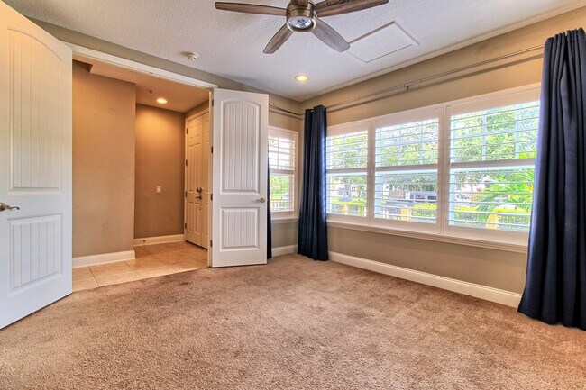 1st Floor Bedroom with Private Bathroom and Walk-In-Closet - 111 N Albany Ave