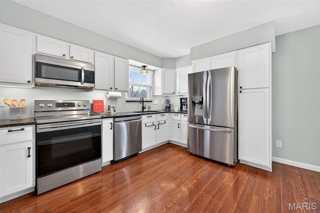 Building Photo - 1203 Dorne Dr