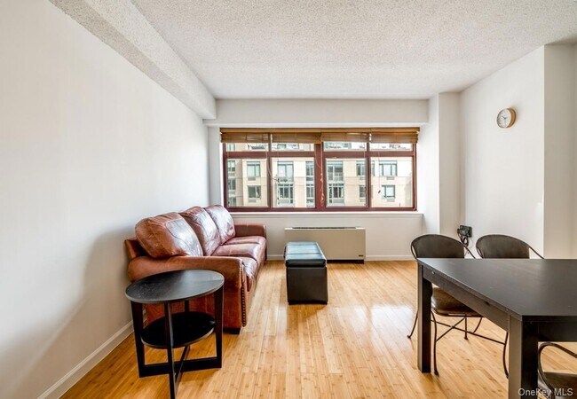 Building Photo - 4-74 48th Avenue Unit 4-V