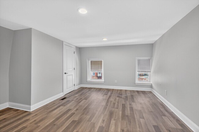 Building Photo - 39 Carroll St