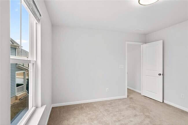 Building Photo - 5377 Fountainhead Ln