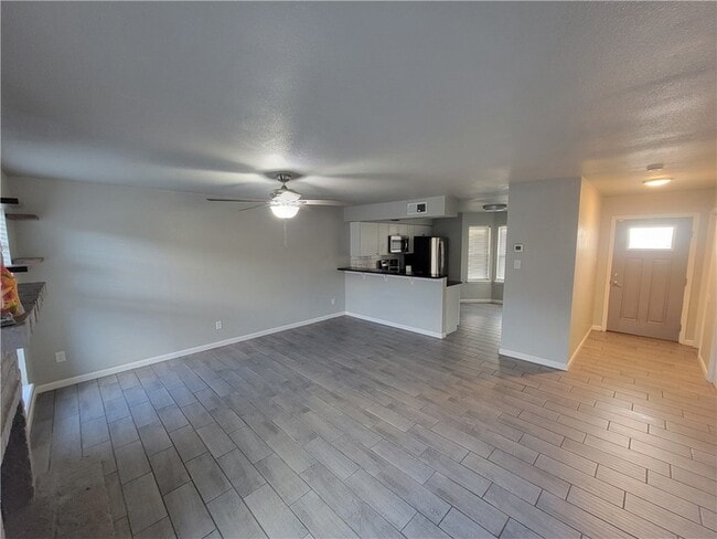 Building Photo - 7252 Mansions Dr