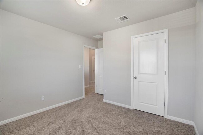 Building Photo - 19004 Elk Horn Dr