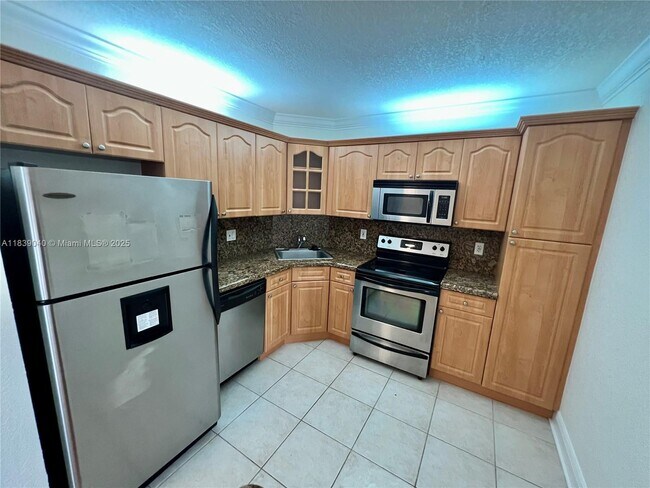 Building Photo - 3858 Coral Tree Cir