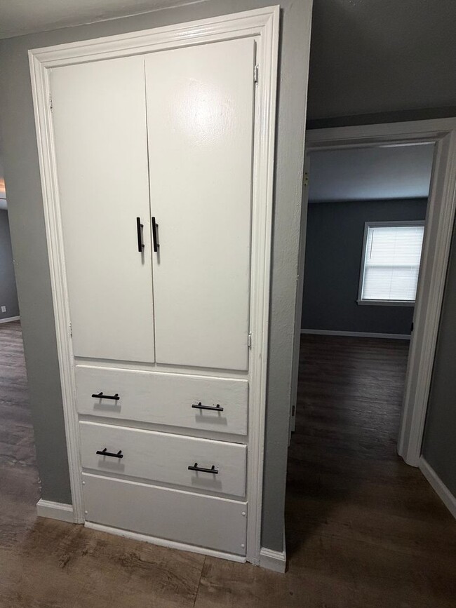 Building Photo - Spacious 4-Bedroom Home with First-Floor Convenience and Great Outdoor Space