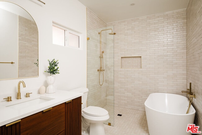 Building Photo - 4879 Hartwick St