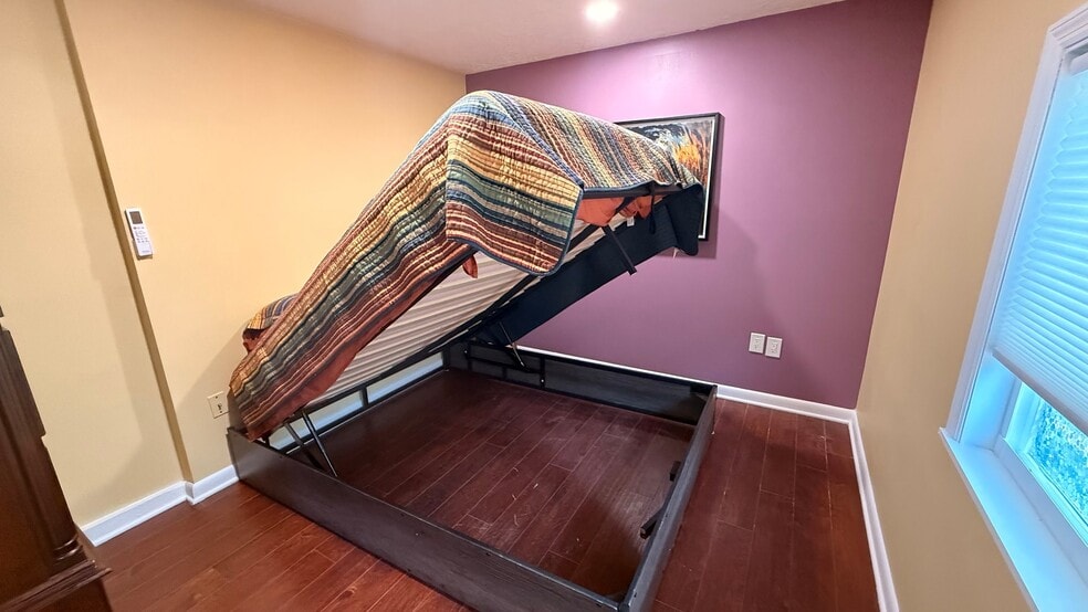 Building Photo - 5319 N Orange Ave