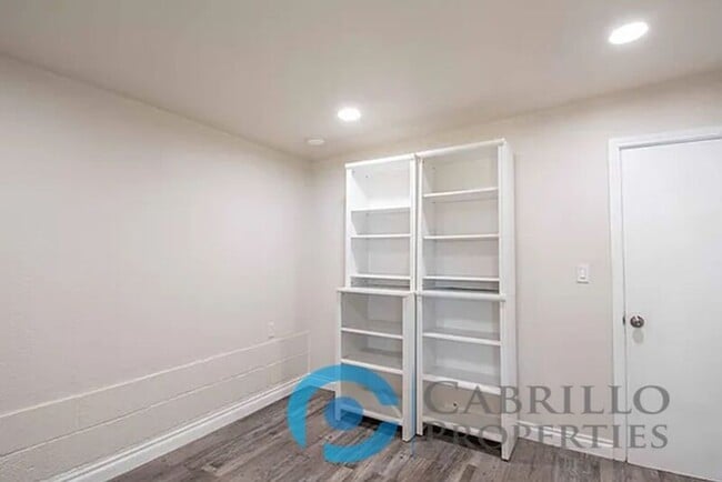 Building Photo - 6311 Inman St