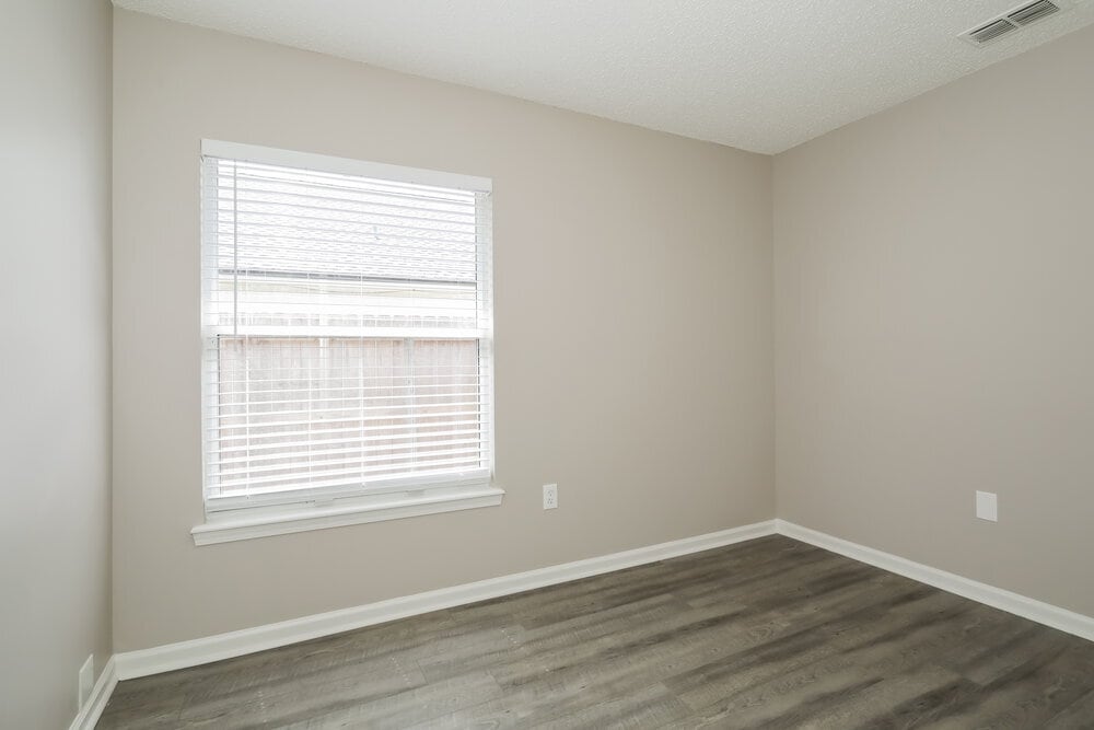 Building Photo - 2081 Frogmore Dr