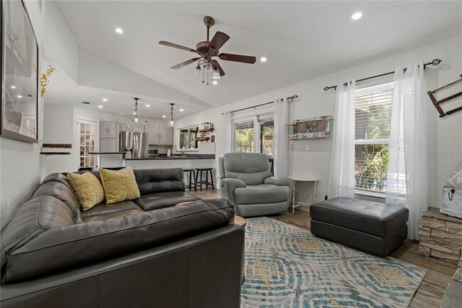 Building Photo - 808 Rustic Oaks Dr