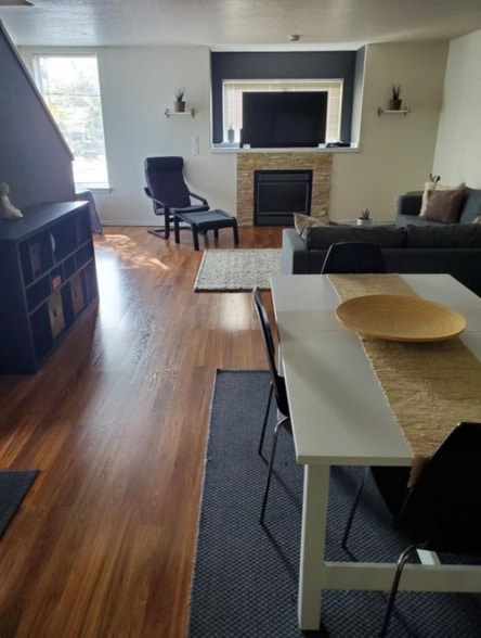 Building Photo - 3845 SE Mall St