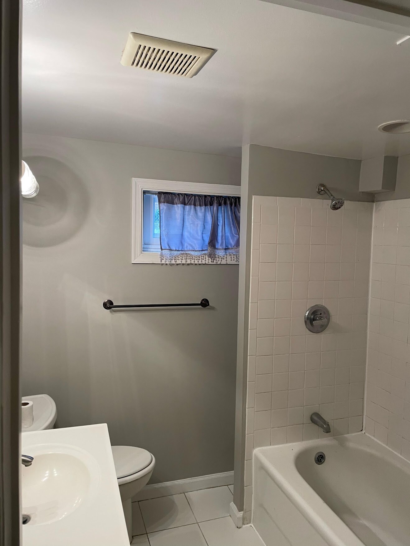 Basement bathroom - 3403 Aberdeen St