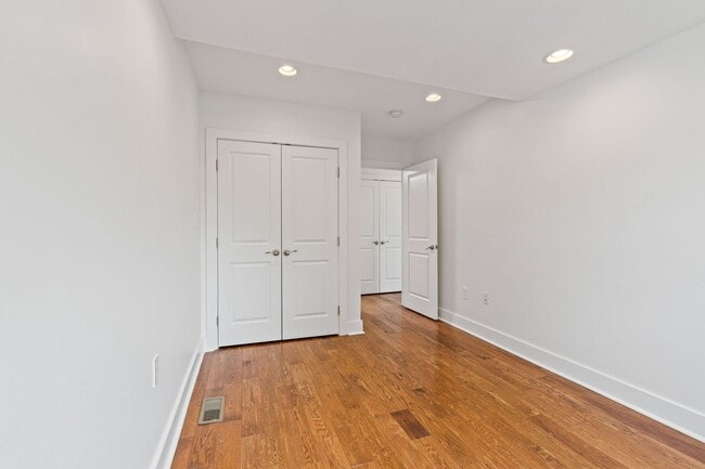 Building Photo - 1110 Orren St NE