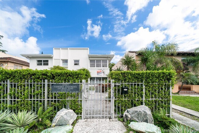 Building Photo - 1545 Drexel Ave