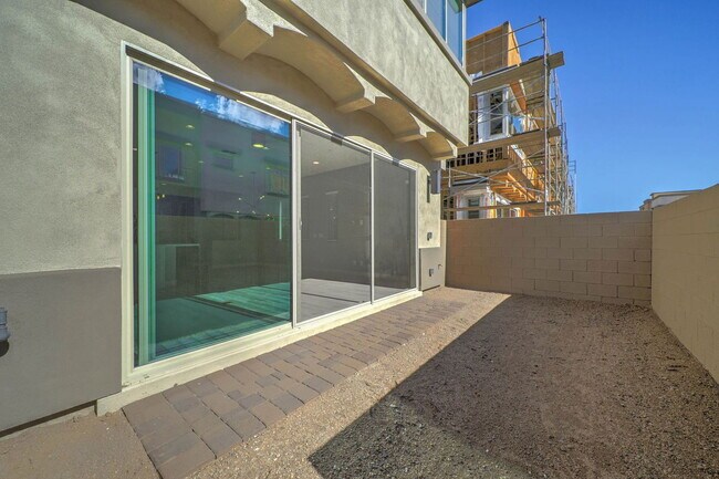 Building Photo - 7439 E Conquistadores Dr