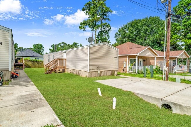 Building Photo - 16693 E Forrestal St