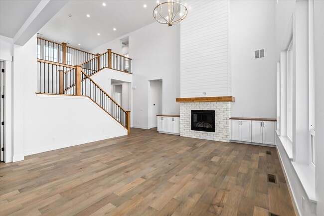 Building Photo - 5 Bedroom in Dry Creek Ranch