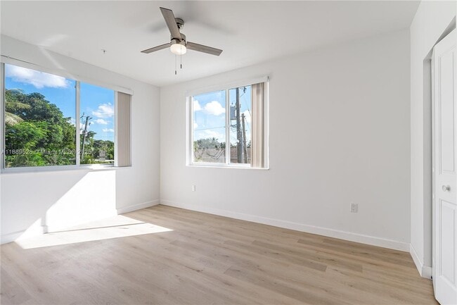 Building Photo - 2575 SW 64th Ave