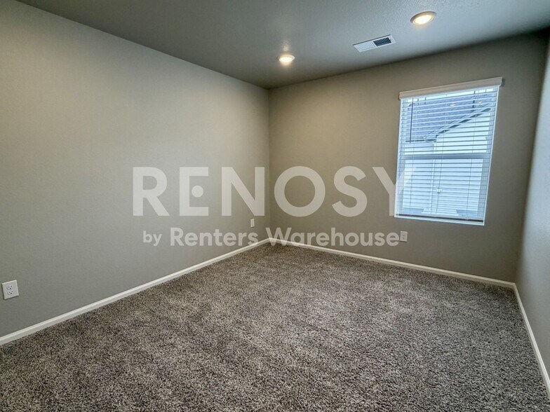 Building Photo - 11352 W Grand Dr