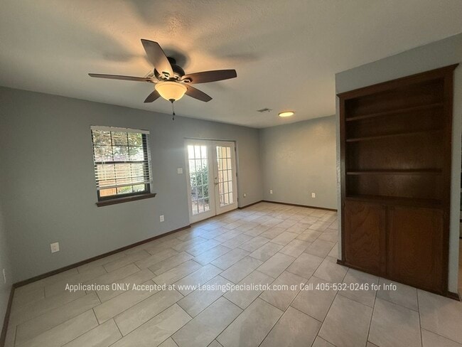 Building Photo - West Norman 2 Bed 1.5 Bath!