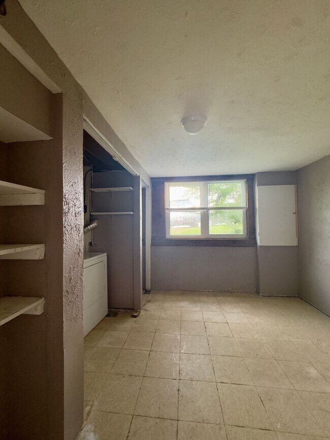 Building Photo - 1830 Eloise Ln