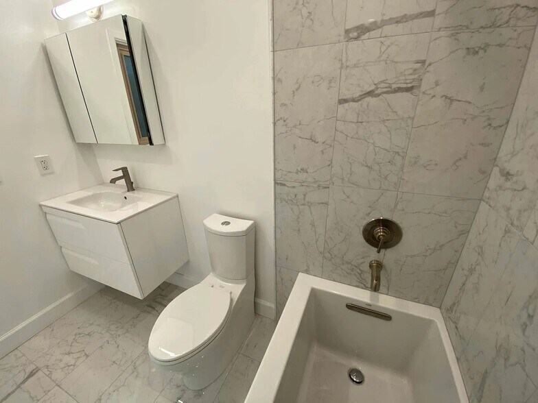 Building Photo - 1715 Glendon Ave