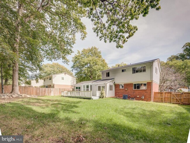 Building Photo - 6812 Landor Ln