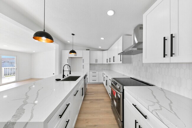 Building Photo - 13014 John Reynolds Rd