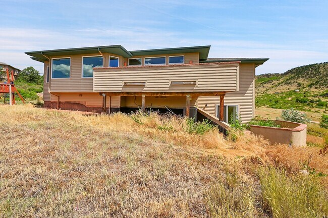Building Photo - 4 bedroom, 3 bath with separate ADU