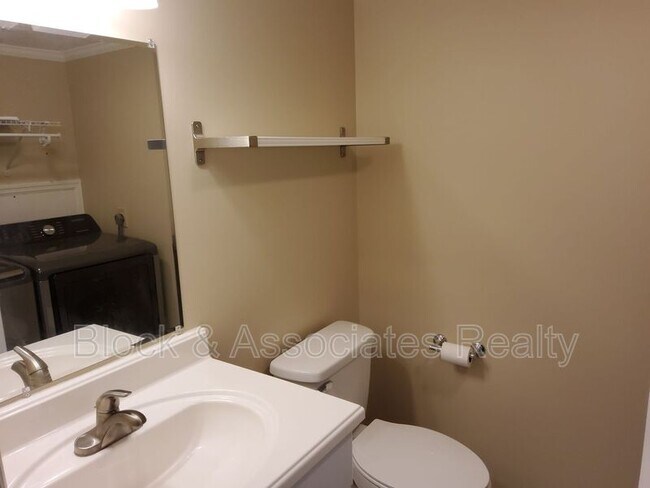 Building Photo - 185 Forest View Dr