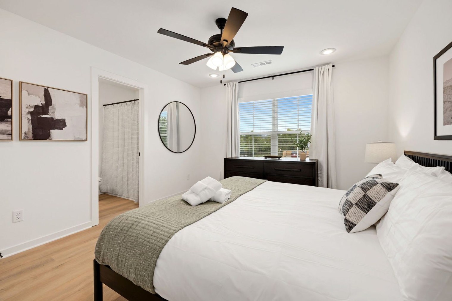 Building Photo - 1851 S Garland Ave