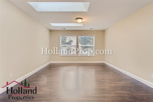 Building Photo - Beautiful 3-Bedroom Home with Dual Living Spaces & Private Backyard