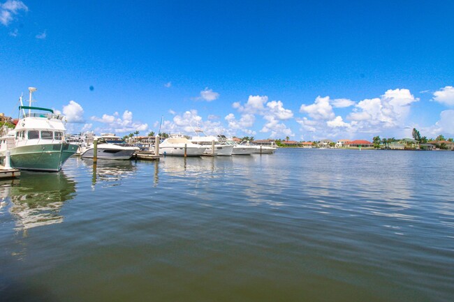 Building Photo - ** SMOKEHOUSE BAY OF MARCO ** 2/2 SEASONAL...