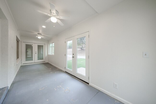 Building Photo - 2851 E Acoma Dr