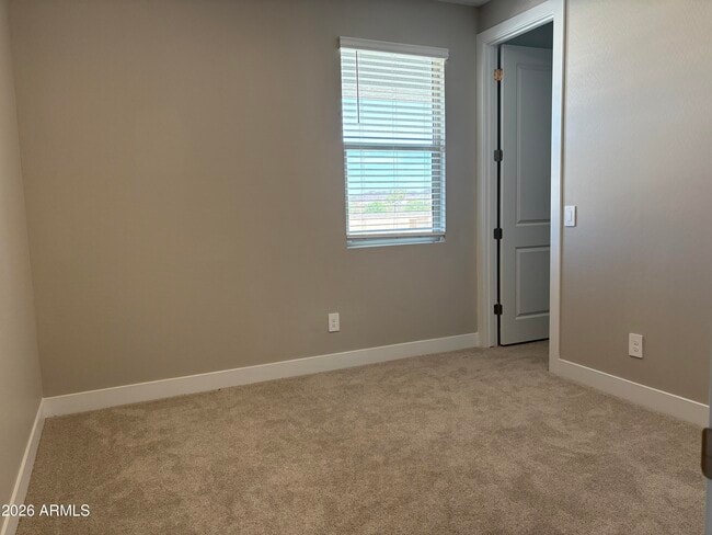 Building Photo - 15775 W Honeysuckle Dr